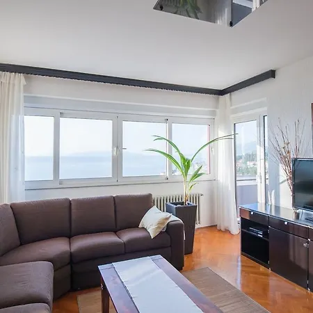 Apartment Blue View *